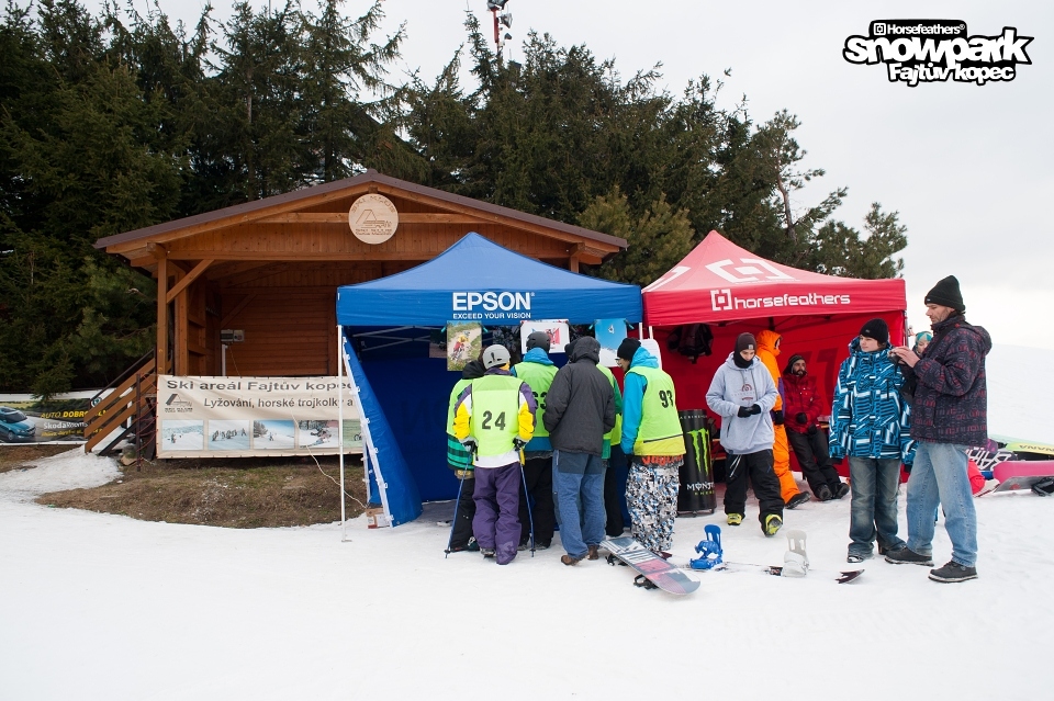 zázemí služby - Horsefeathers Snowboard Fight 2013